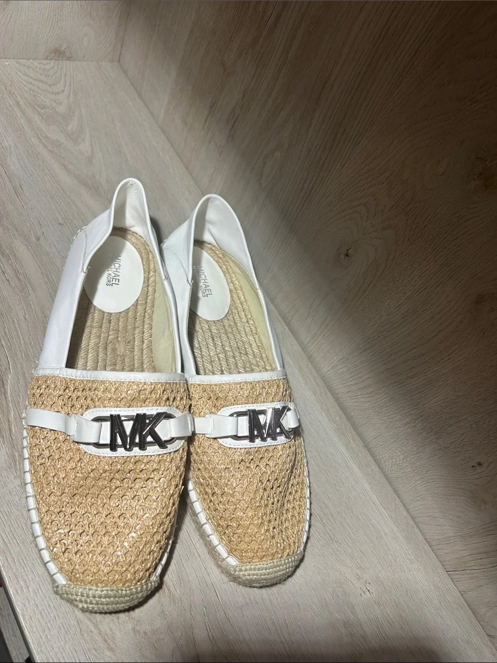 Michael Kors MK Logo White Tan Espadrille Flats Slip On Size 8.5